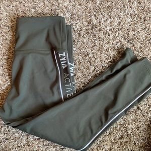 Zyia Logo Olive Capri- Light and Tight